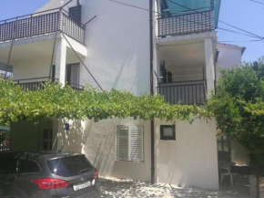 Apartments with a parking space Marina, Trogir - 19396